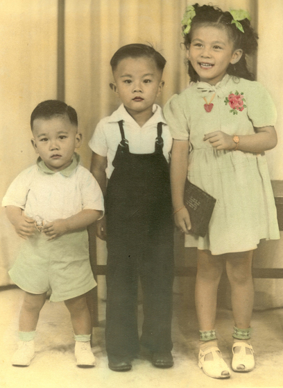 Young Ben Fong-Torres with family