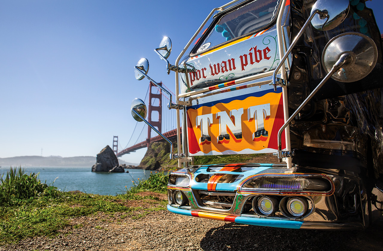 Front of a Filipino inspired "Pinoy Motorcycle" with the Golden Gate Bridge in the background