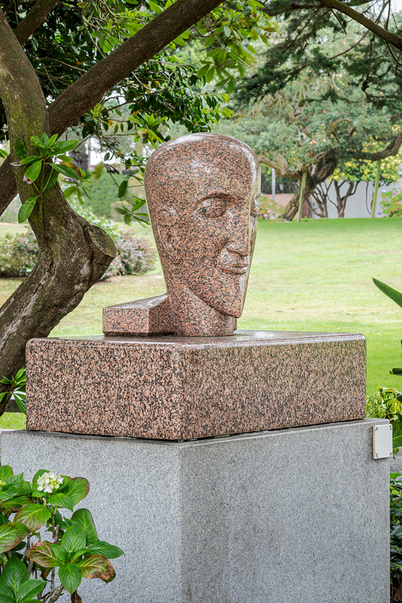 Head sculpture