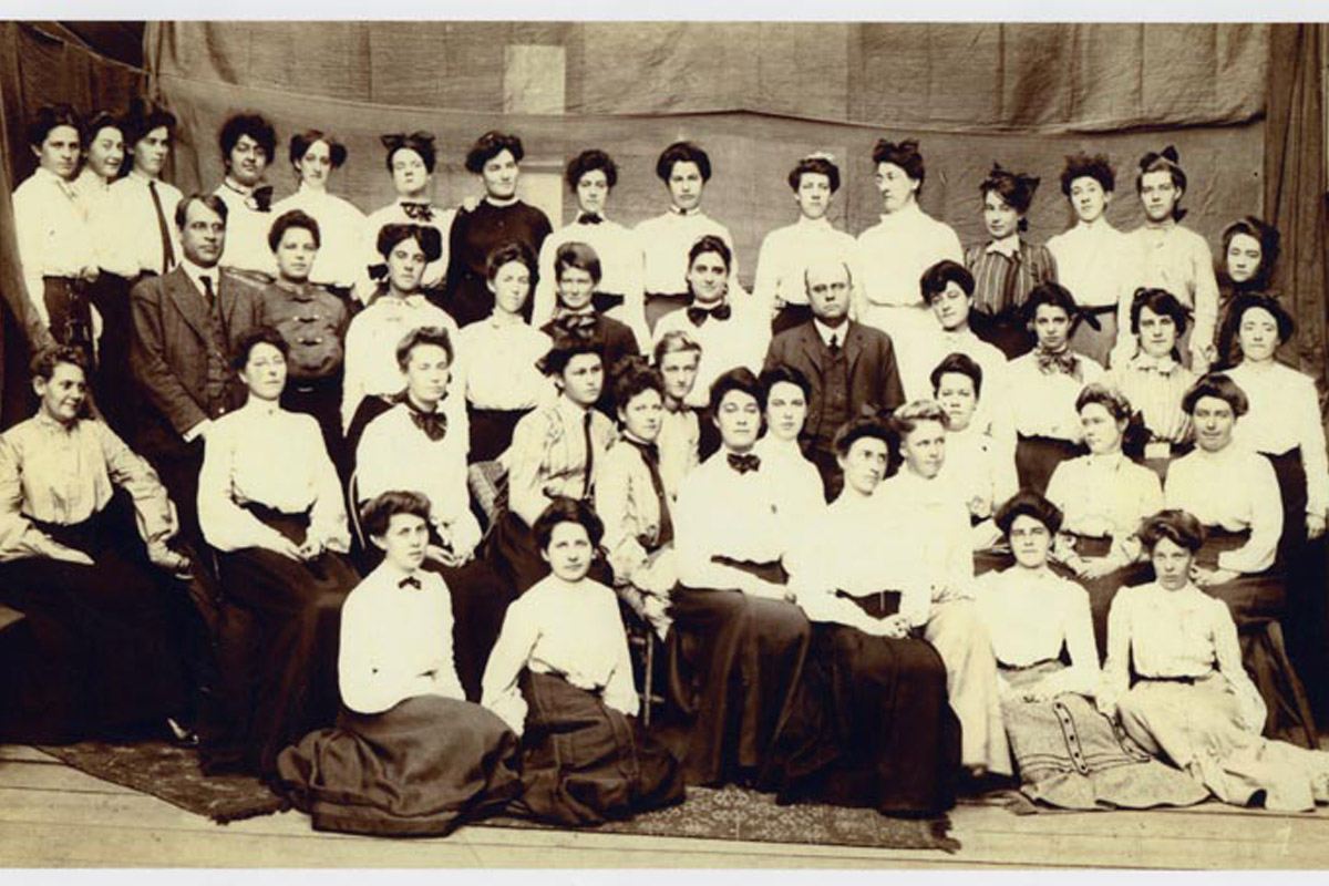 1904 graduating class of SFSU with male students